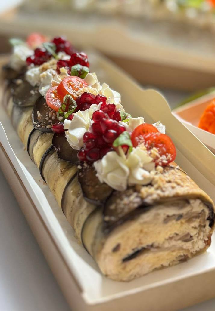 Салат с курицей и баклажанами